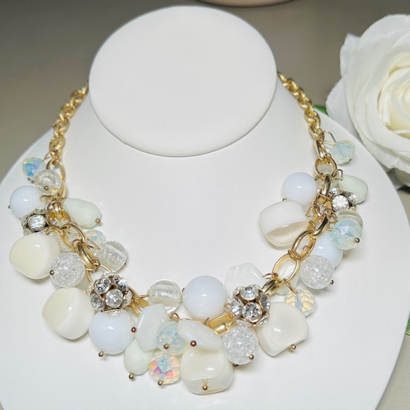 Spectacular Cha Cha Necklace - Picture 1 of 11